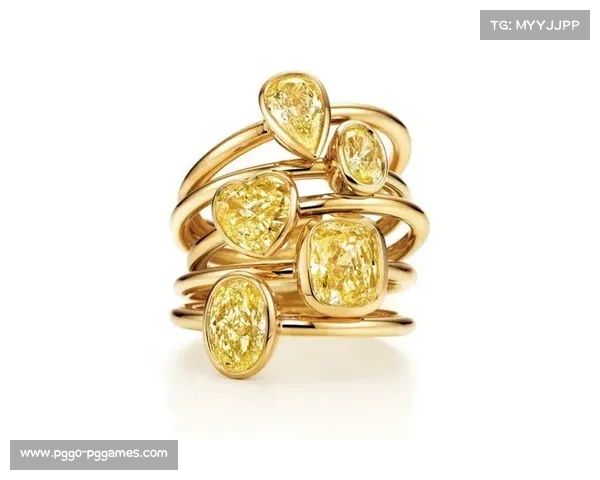 凯尔西订婚戒指细节曝光 复古风格古董矿工切割钻石成亮点